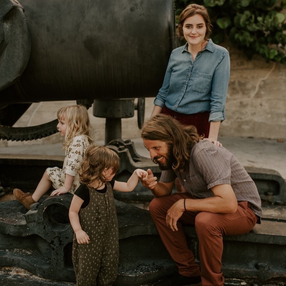 Meet your Posher, Briana - Picture 2 of 2